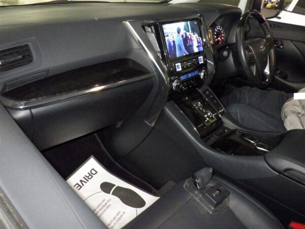 2018 TOYOTA ALPHARD FL 2.5 SC - Image 18