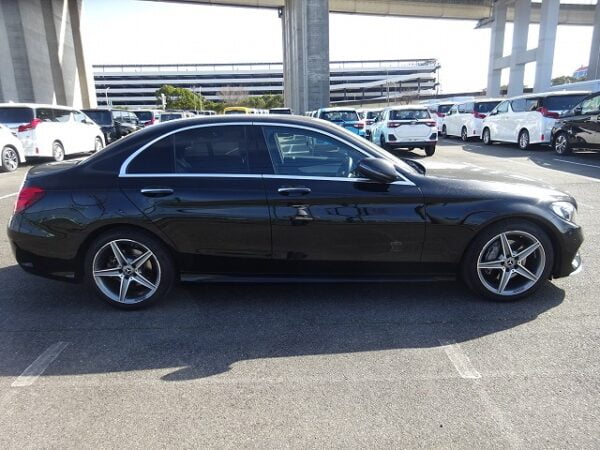 2017 MERCEDES BENZ C180 1.6 AMG - Image 10