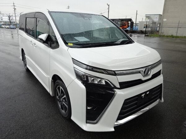 2017 TOYOTA VOXY 2.0 ZS - Image 3